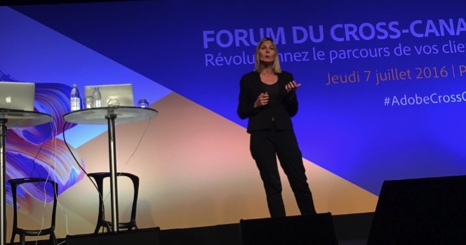 Conférence Régine Vanheems lors du forum omnicanal ADOBE